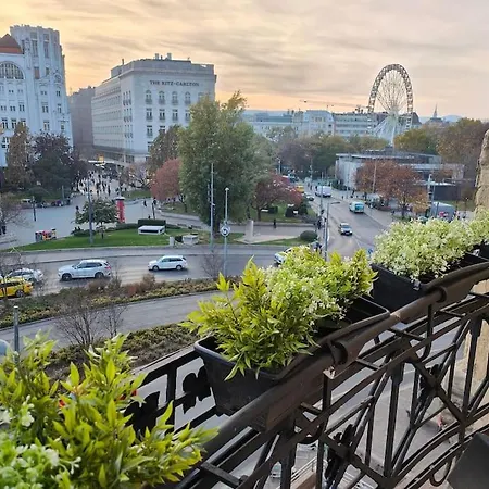 Διαμέρισμα Deak Square, Luxury Anker Palace *