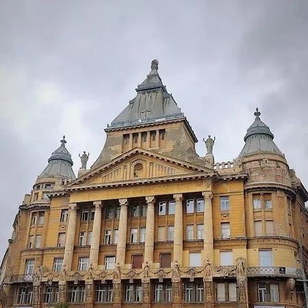 Διαμέρισμα Deak Square, Luxury Anker Palace *